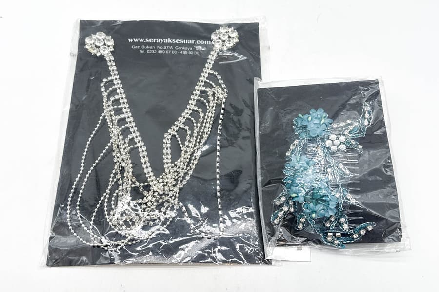 Damen Ansteckkette und Haarschmuck